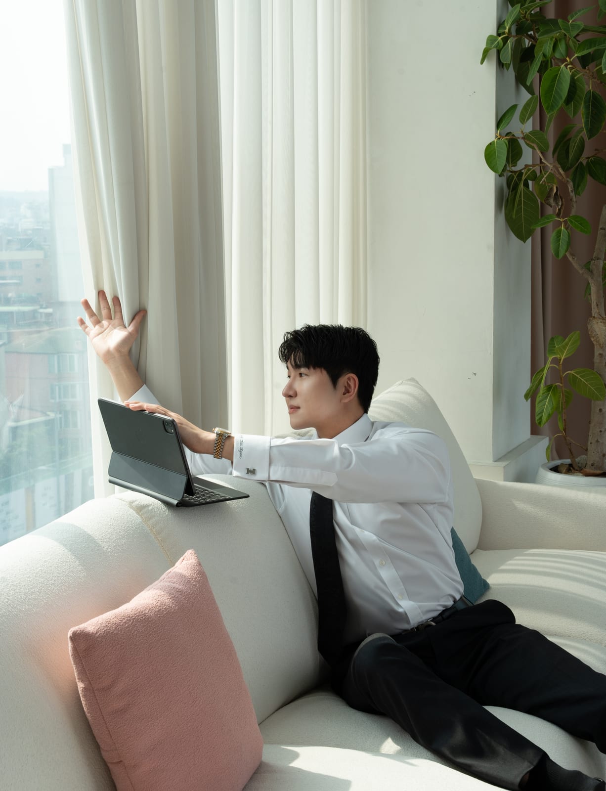 WKND MOOD 아뜰리에 화보